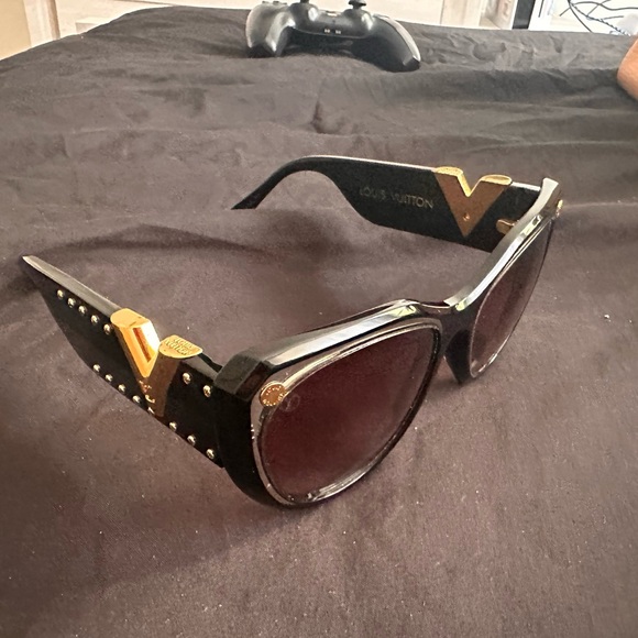 Louis Vuitton My Fair Lady Studs sun glasses - Picture 2 of 6
